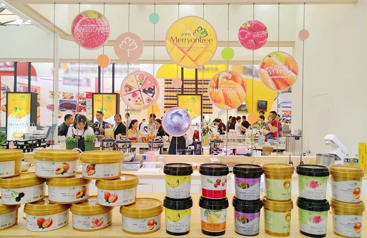 1526027407828405.jpg 美果樹醬心裸蛋糕