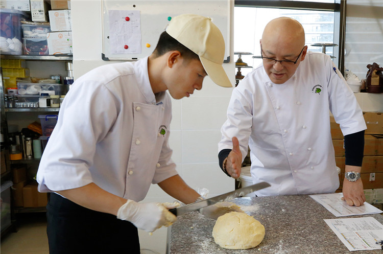 1543628050935776.jpg 2.jpg